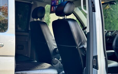 Volkswagen Caravelle T5, 2010 год, 1 800 000 рублей, 18 фотография