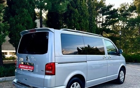 Volkswagen Caravelle T5, 2010 год, 1 800 000 рублей, 10 фотография
