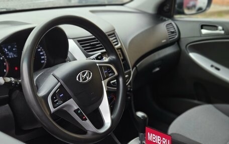 Hyundai Solaris II рестайлинг, 2011 год, 669 000 рублей, 10 фотография