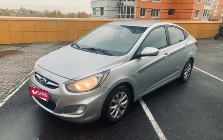 Hyundai Solaris II рестайлинг, 2012 год, 619 000 рублей, 3 фотография