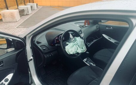 Hyundai Solaris II рестайлинг, 2012 год, 619 000 рублей, 10 фотография