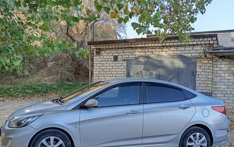 Hyundai Solaris II рестайлинг, 2011 год, 725 000 рублей, 1 фотография