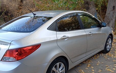 Hyundai Solaris II рестайлинг, 2011 год, 725 000 рублей, 4 фотография