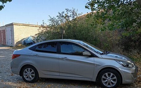 Hyundai Solaris II рестайлинг, 2011 год, 725 000 рублей, 5 фотография