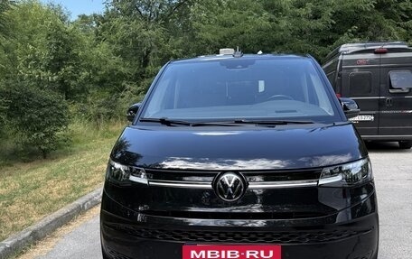 Volkswagen Multivan, 2023 год, 6 100 000 рублей, 2 фотография