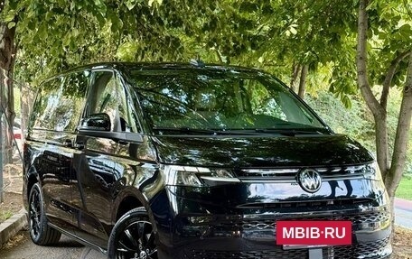 Volkswagen Multivan, 2023 год, 6 100 000 рублей, 20 фотография