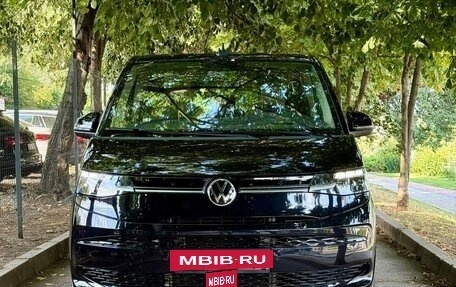Volkswagen Multivan, 2023 год, 6 100 000 рублей, 4 фотография