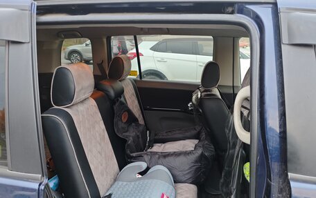 Toyota ISis I, 2005 год, 700 000 рублей, 4 фотография
