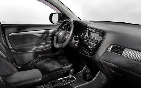 Mitsubishi Outlander III рестайлинг 3, 2013 год, 1 090 000 рублей, 14 фотография