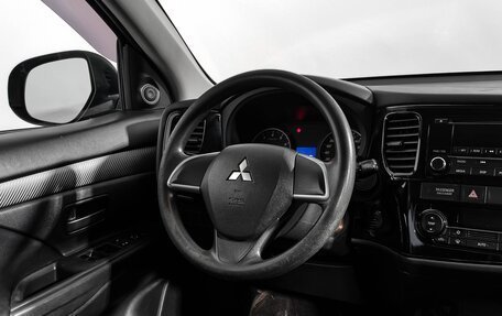 Mitsubishi Outlander III рестайлинг 3, 2013 год, 1 090 000 рублей, 16 фотография