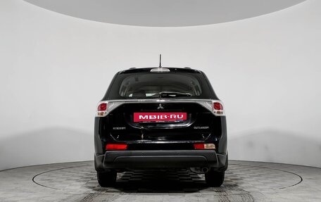 Mitsubishi Outlander III рестайлинг 3, 2013 год, 1 090 000 рублей, 5 фотография