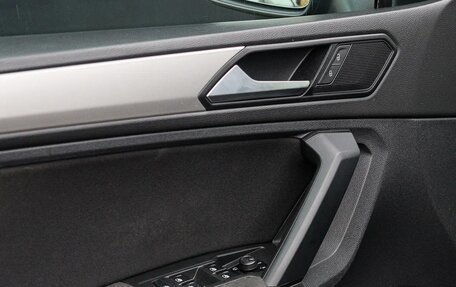 Volkswagen Tiguan II, 2020 год, 2 900 000 рублей, 16 фотография