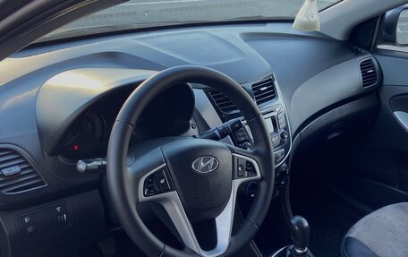 Hyundai Solaris II рестайлинг, 2011 год, 890 000 рублей, 8 фотография