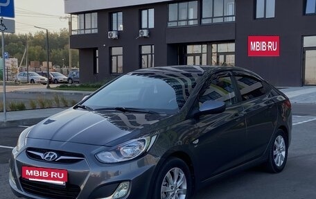 Hyundai Solaris II рестайлинг, 2011 год, 890 000 рублей, 2 фотография