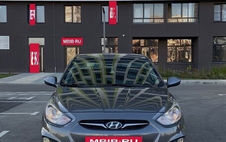 Hyundai Solaris II рестайлинг, 2011 год, 890 000 рублей, 3 фотография