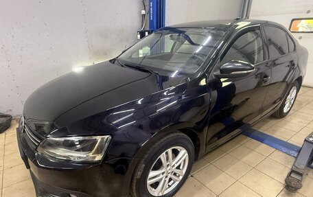 Volkswagen Jetta VI, 2013 год, 850 000 рублей, 2 фотография