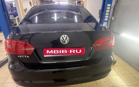 Volkswagen Jetta VI, 2013 год, 850 000 рублей, 3 фотография