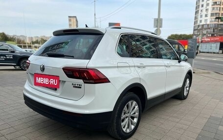 Volkswagen Tiguan II, 2017 год, 2 118 000 рублей, 5 фотография