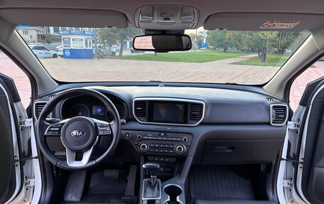 KIA Sportage IV рестайлинг, 2018 год, 2 250 000 рублей, 10 фотография