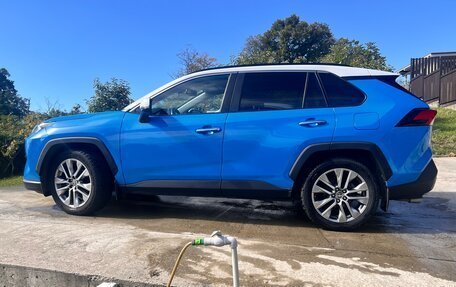 Toyota RAV4, 2019 год, 3 300 000 рублей, 3 фотография