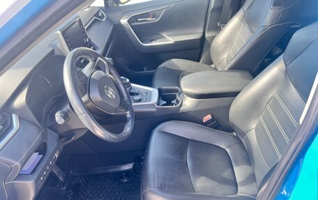 Toyota RAV4, 2019 год, 3 300 000 рублей, 6 фотография