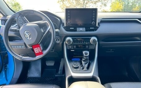 Toyota RAV4, 2019 год, 3 300 000 рублей, 7 фотография