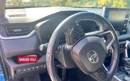 Toyota RAV4, 2019 год, 3 300 000 рублей, 10 фотография