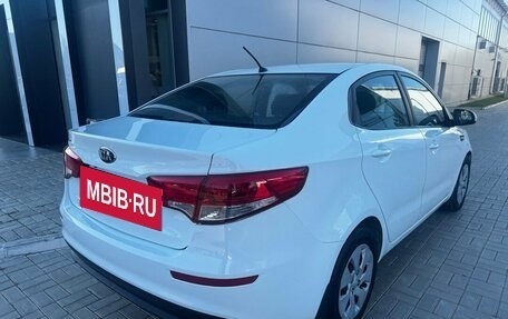 KIA Rio III рестайлинг, 2015 год, 949 900 рублей, 5 фотография