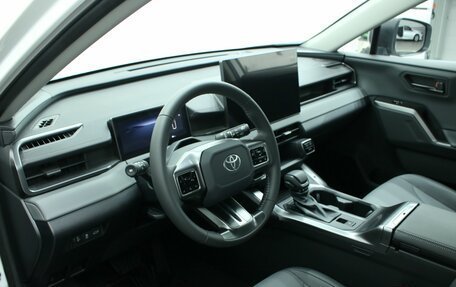 Toyota RAV4, 2025 год, 4 295 000 рублей, 18 фотография