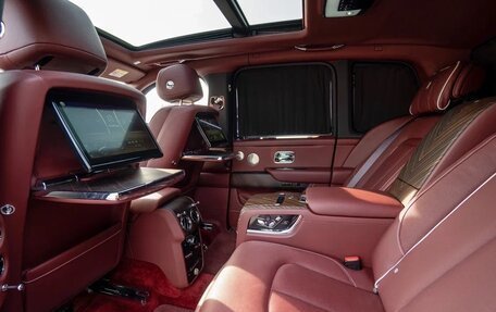 Rolls-Royce Cullinan, 2021 год, 38 500 000 рублей, 13 фотография