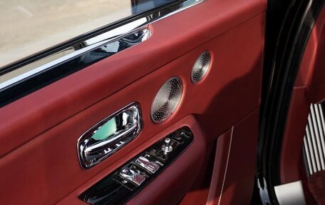 Rolls-Royce Cullinan, 2021 год, 38 500 000 рублей, 25 фотография