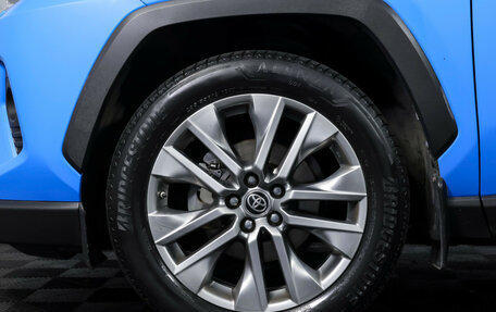 Toyota RAV4, 2020 год, 2 990 000 рублей, 21 фотография