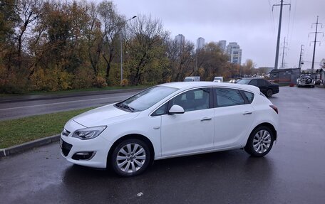 Opel Astra J, 2013 год, 1 000 000 рублей, 3 фотография