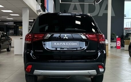 Mitsubishi Outlander III рестайлинг 3, 2017 год, 1 890 000 рублей, 4 фотография