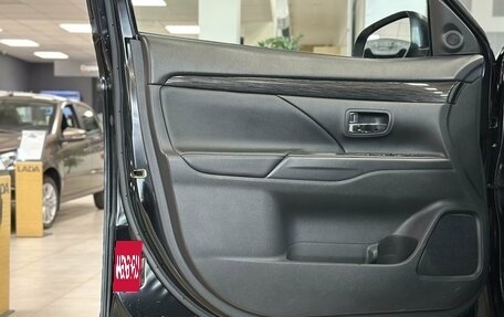 Mitsubishi Outlander III рестайлинг 3, 2017 год, 1 890 000 рублей, 14 фотография
