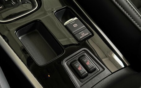 Mitsubishi Outlander III рестайлинг 3, 2022 год, 2 615 000 рублей, 14 фотография