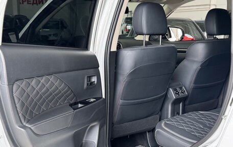 Mitsubishi Outlander III рестайлинг 3, 2022 год, 2 615 000 рублей, 20 фотография