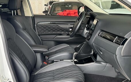 Mitsubishi Outlander III рестайлинг 3, 2022 год, 2 615 000 рублей, 23 фотография