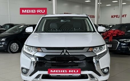 Mitsubishi Outlander III рестайлинг 3, 2022 год, 2 615 000 рублей, 2 фотография