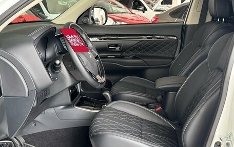 Mitsubishi Outlander III рестайлинг 3, 2022 год, 2 615 000 рублей, 19 фотография