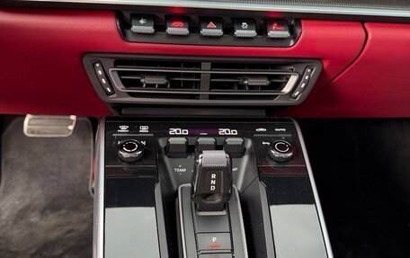 Porsche 911, 2021 год, 18 000 000 рублей, 15 фотография