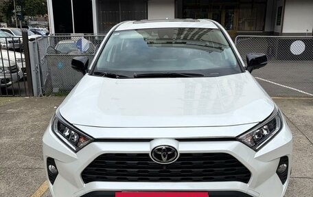 Toyota RAV4, 2022 год, 3 400 000 рублей, 2 фотография