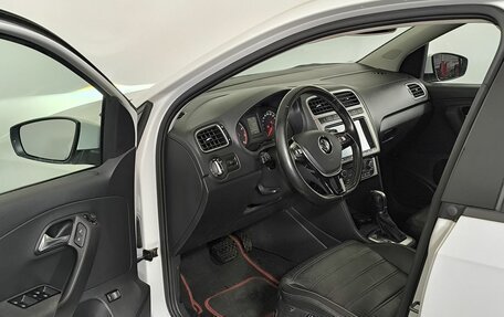 Volkswagen Polo VI (EU Market), 2017 год, 1 300 000 рублей, 8 фотография