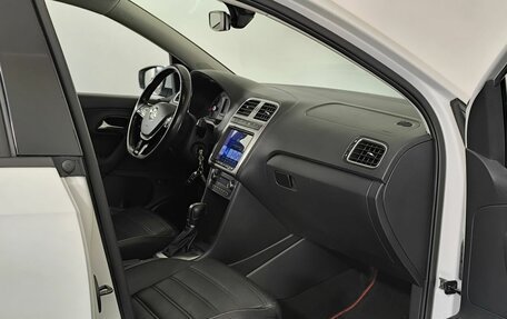 Volkswagen Polo VI (EU Market), 2017 год, 1 300 000 рублей, 9 фотография