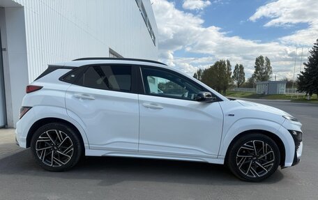 Hyundai Kona I, 2021 год, 2 100 000 рублей, 2 фотография