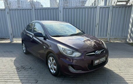 Hyundai Solaris II рестайлинг, 2011 год, 690 000 рублей, 3 фотография