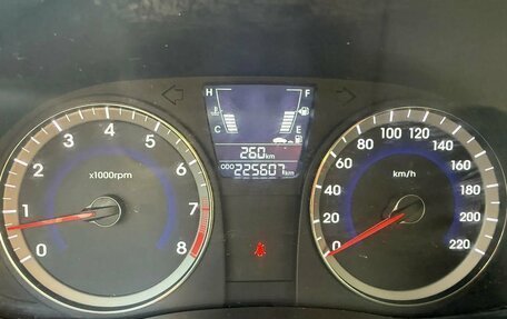 Hyundai Solaris II рестайлинг, 2011 год, 690 000 рублей, 13 фотография
