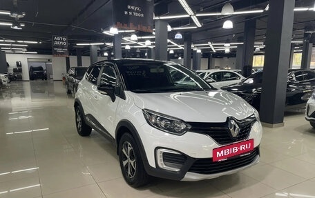 Renault Kaptur I рестайлинг, 2017 год, 1 299 000 рублей, 3 фотография