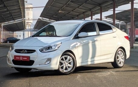 Hyundai Solaris II рестайлинг, 2013 год, 799 900 рублей, 1 фотография