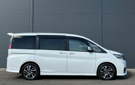 Honda Stepwgn IV, 2019 год, 2 620 000 рублей, 4 фотография